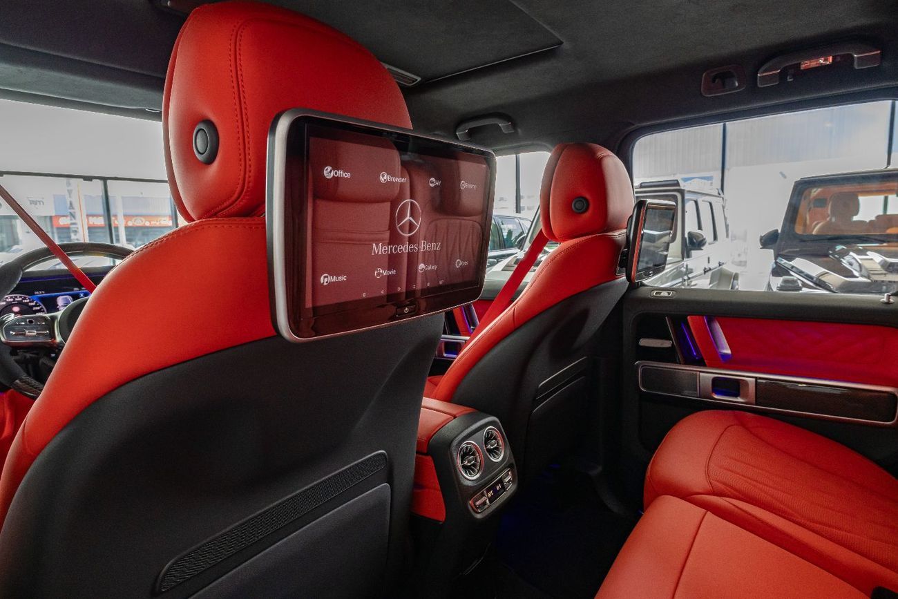 مرسيدس بنز G 63 AMG Mercedes G63-Carbon Fiber-Fully Loaded-Rear Entertainment Screens 2024-2 Years Gargash Auto Warranty