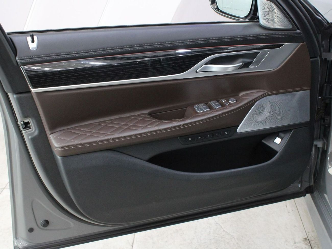 بي أم دبليو 750Li XDrive - GCC