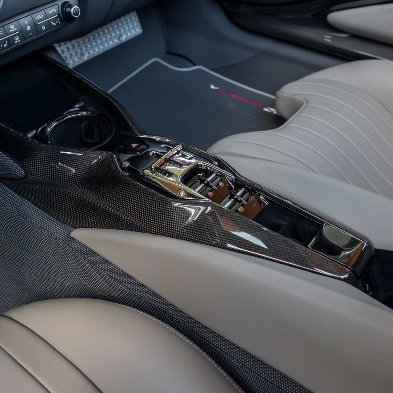 Ferrari 812 Competizione 2024 FERRARI 812 COMPETIZIONE APERTA ( SPECAIL COLOUR ) TAILOR MADE ( 1 OF 599) BRAND NEW