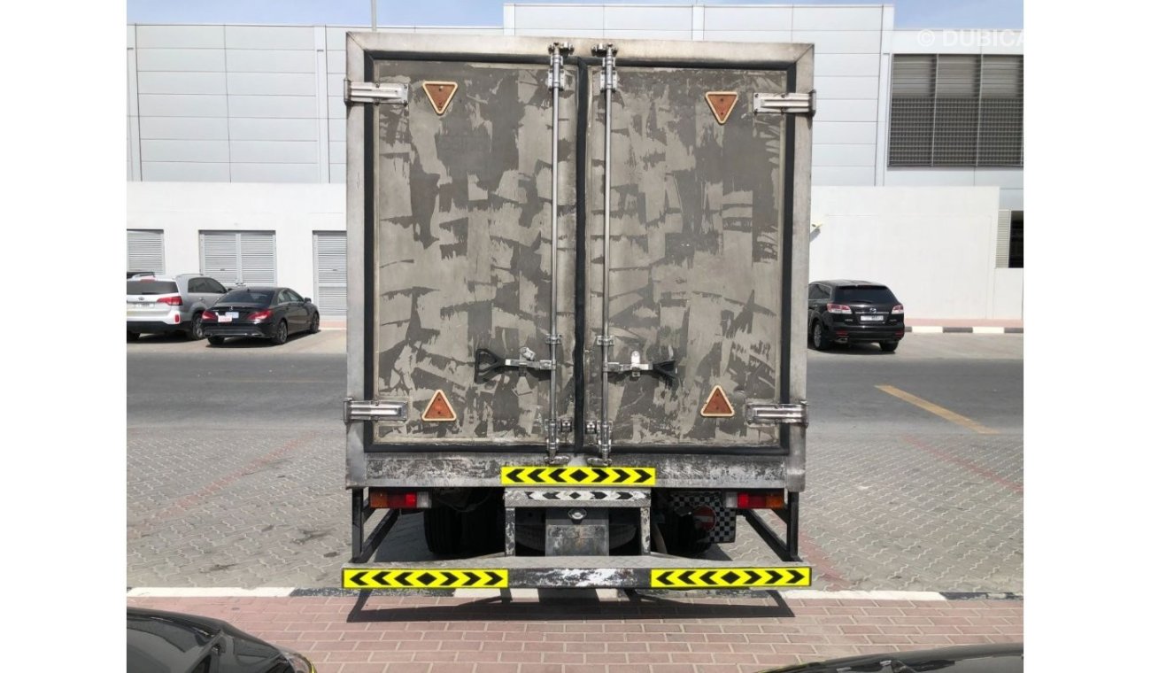 ميتسوبيشي كانتر Refrigerated truck