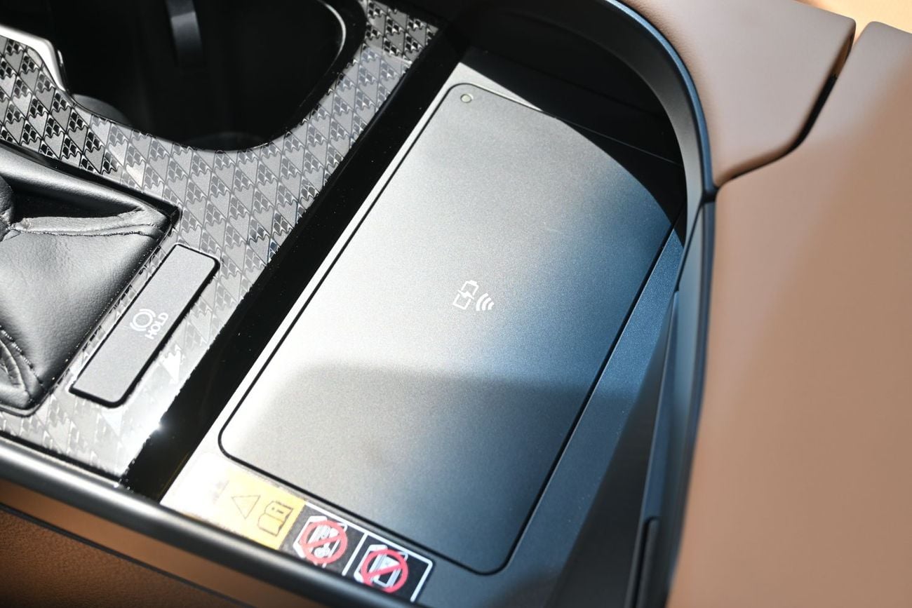 Lexus ES350 Exclusive 3.5L Lexus ES350 3.5L V6 Petrol, Color White Model 2025