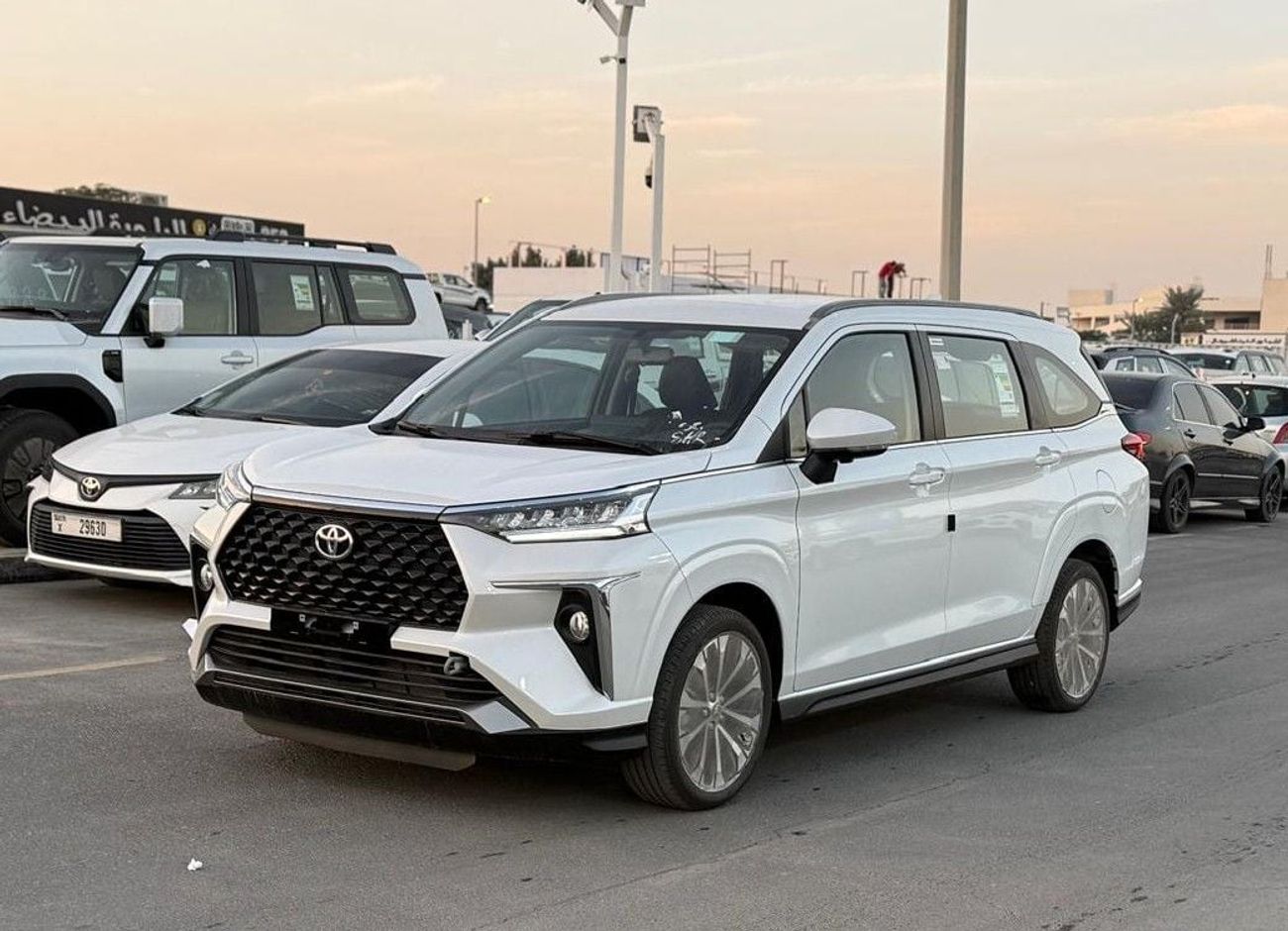 تويوتا فيلوز VELOZ - V Full Option 1.5L 4 Cylinders - 7 Seats 2025 Model