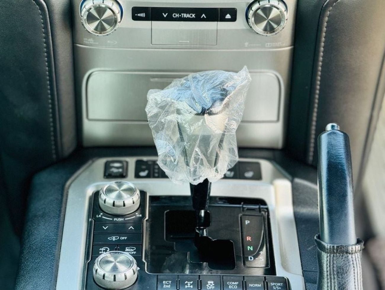 Toyota Land Cruiser Zx top of the range