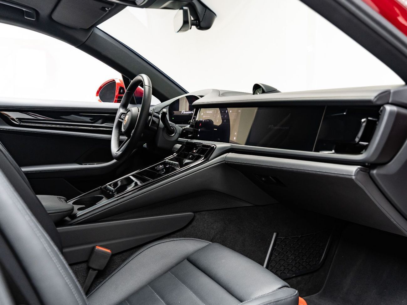 بورش باناميرا Base