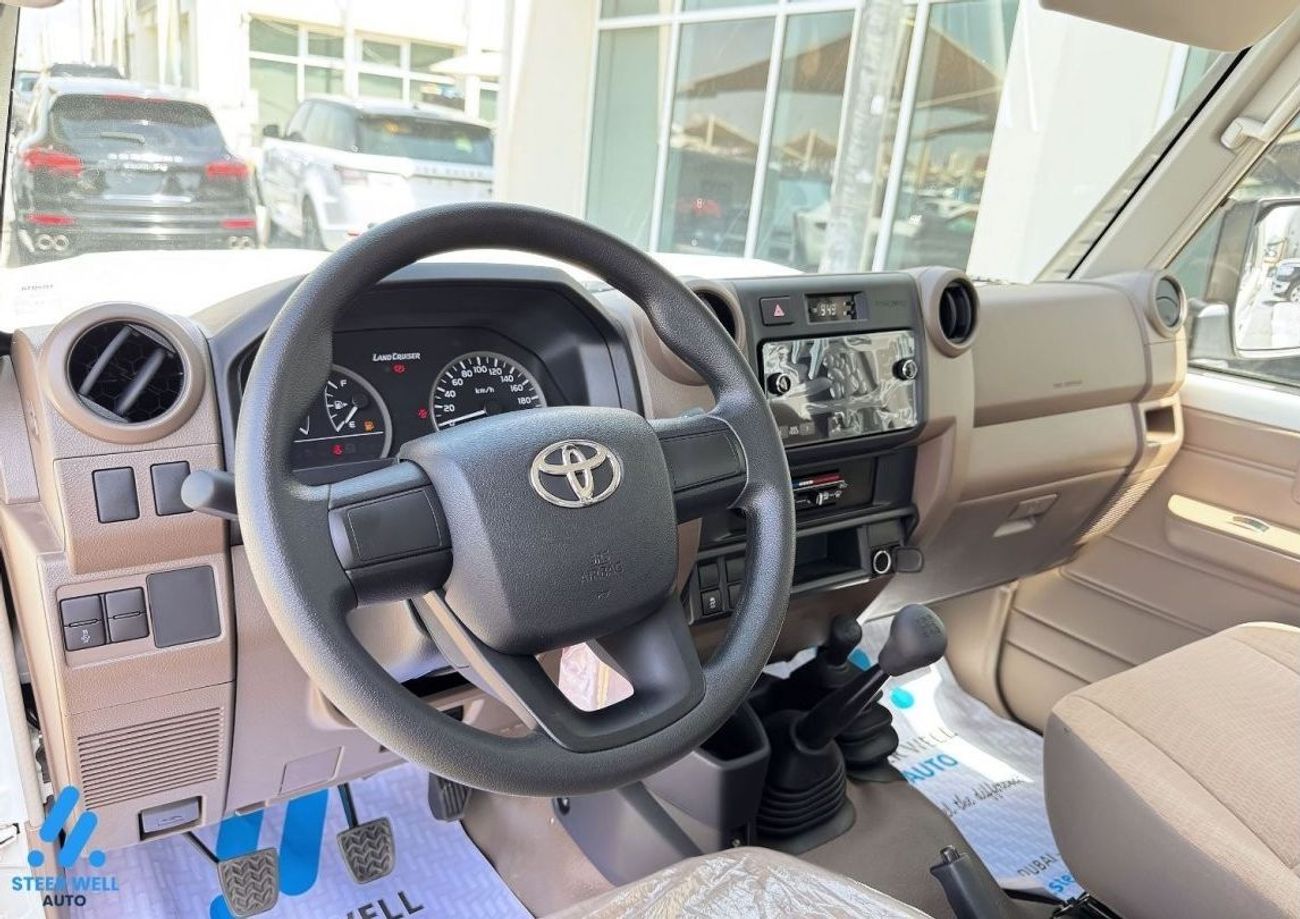 Toyota Land Cruiser Pick Up 70 Series LC 79 Pick Up 4WD / 4.5L Diesel MT / 4 Doors / Export Only 2024 Model Year
