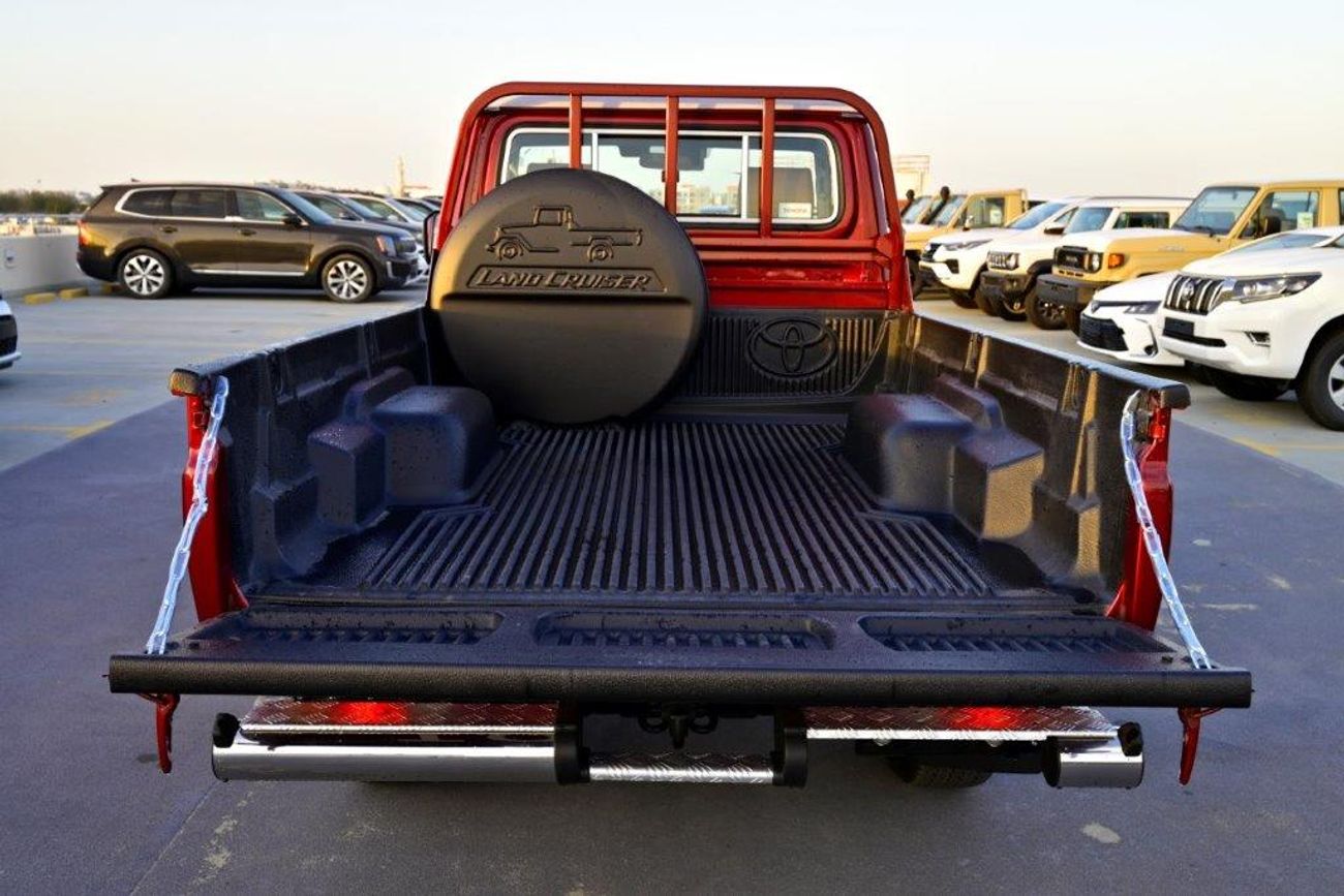 Toyota Land Cruiser Pick Up Single Cab 2.8L 4WD Automatic - Top Option