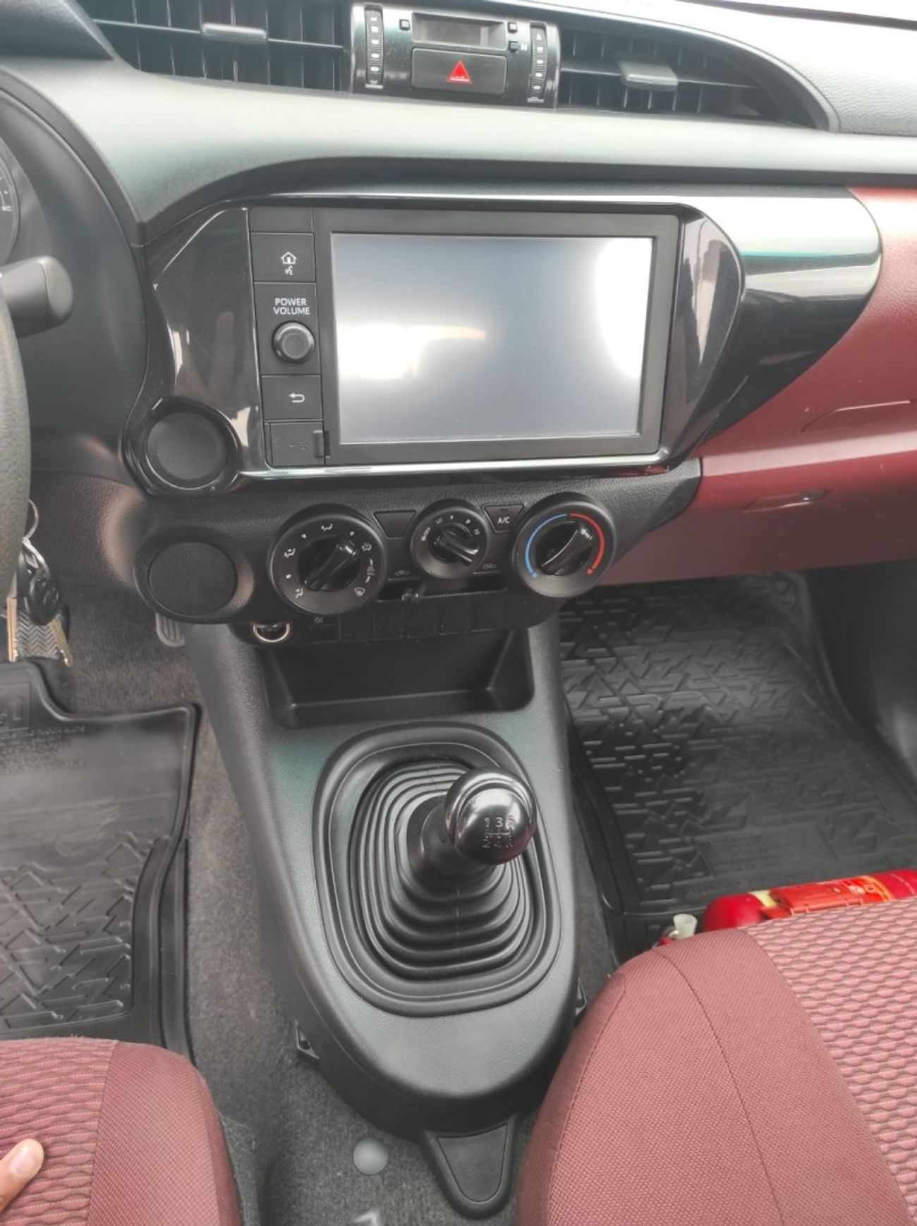 Toyota Hilux DLS 2.7L Toyota Hilux 2021 manual 4×2 petrol