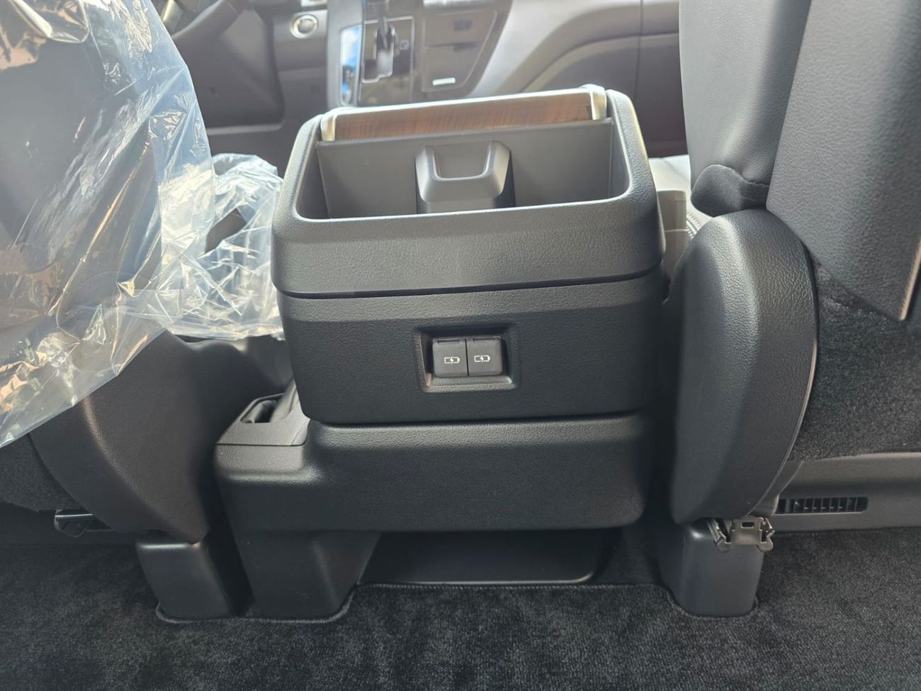 Toyota Granvia 3.5L V6 PETROL PREMIUM  6 SEATER FULL OPTION