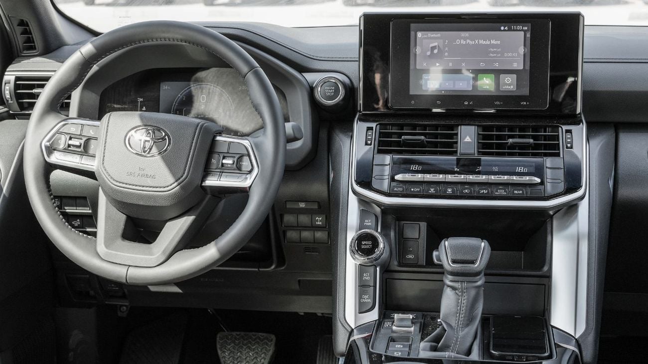 Toyota Land Cruiser 2025 Toyota Land Cruiser GXR 4.0L AT Petrol (White-Black)