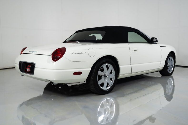 Ford Thunderbird exterior - Rear Left Angled