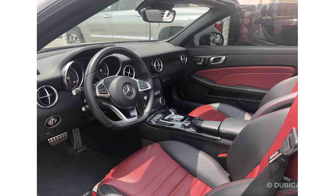 Mercedes-Benz SLC 200 خليجي مالك واحد فول اوبشن ضملن لغاية 2023 من كالة مرسيديس