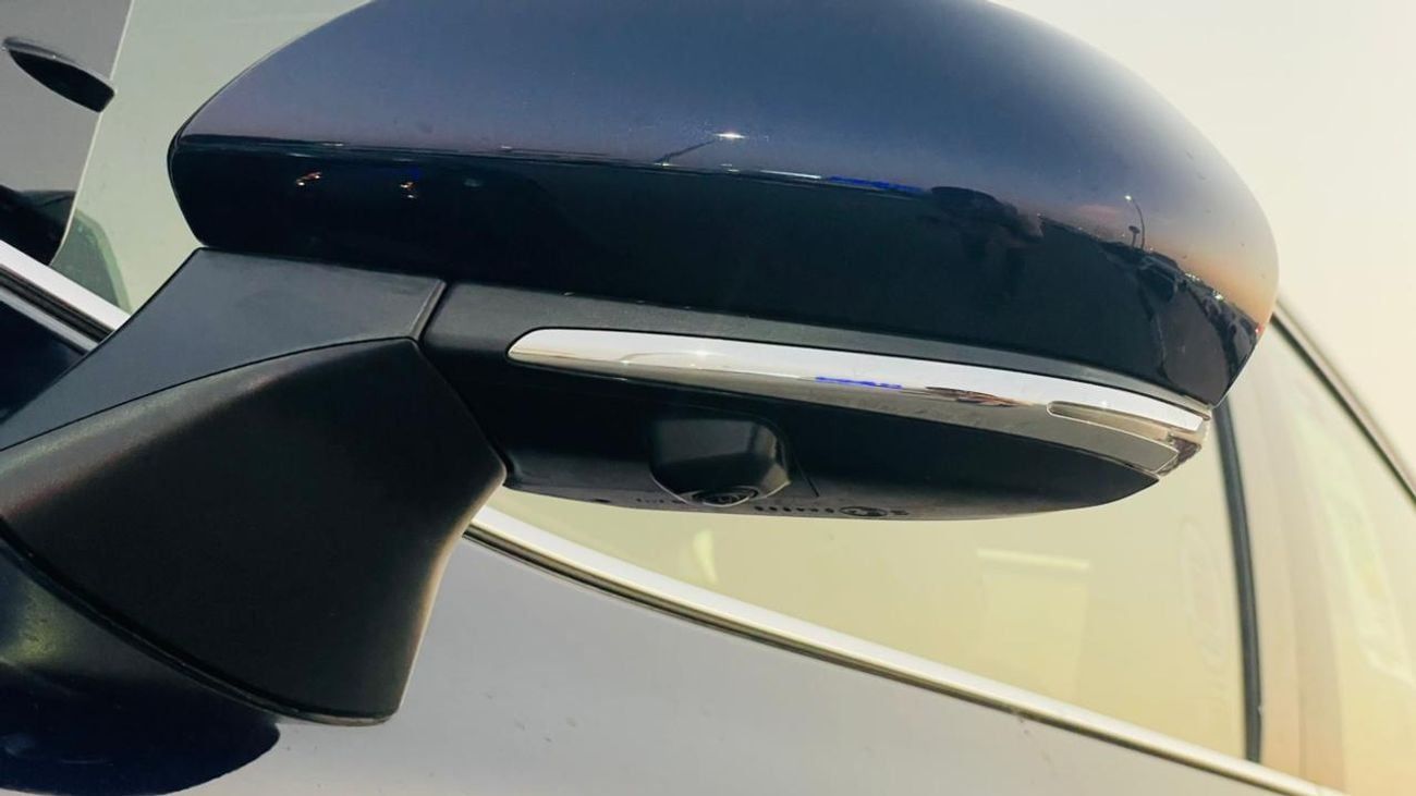 تويوتا كامري CAMRY 2.5 HYBRID LUMEIR