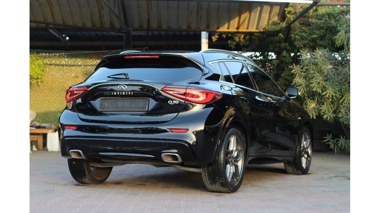 Infiniti Q30 Sport