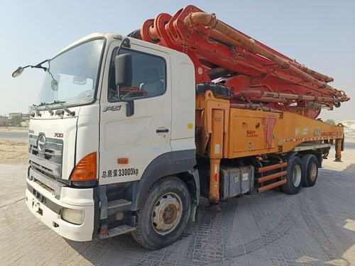 Hino 700