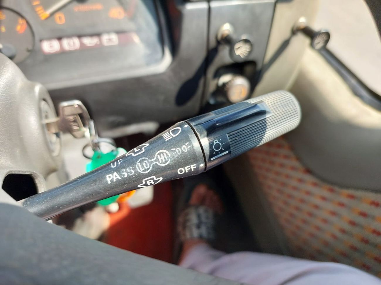 Mitsubishi Fuso Canter MITSUBISHI CANTER TRUCK RHD 1990 MODEL 3.9 L DIESEL MANUAL(PM40451)