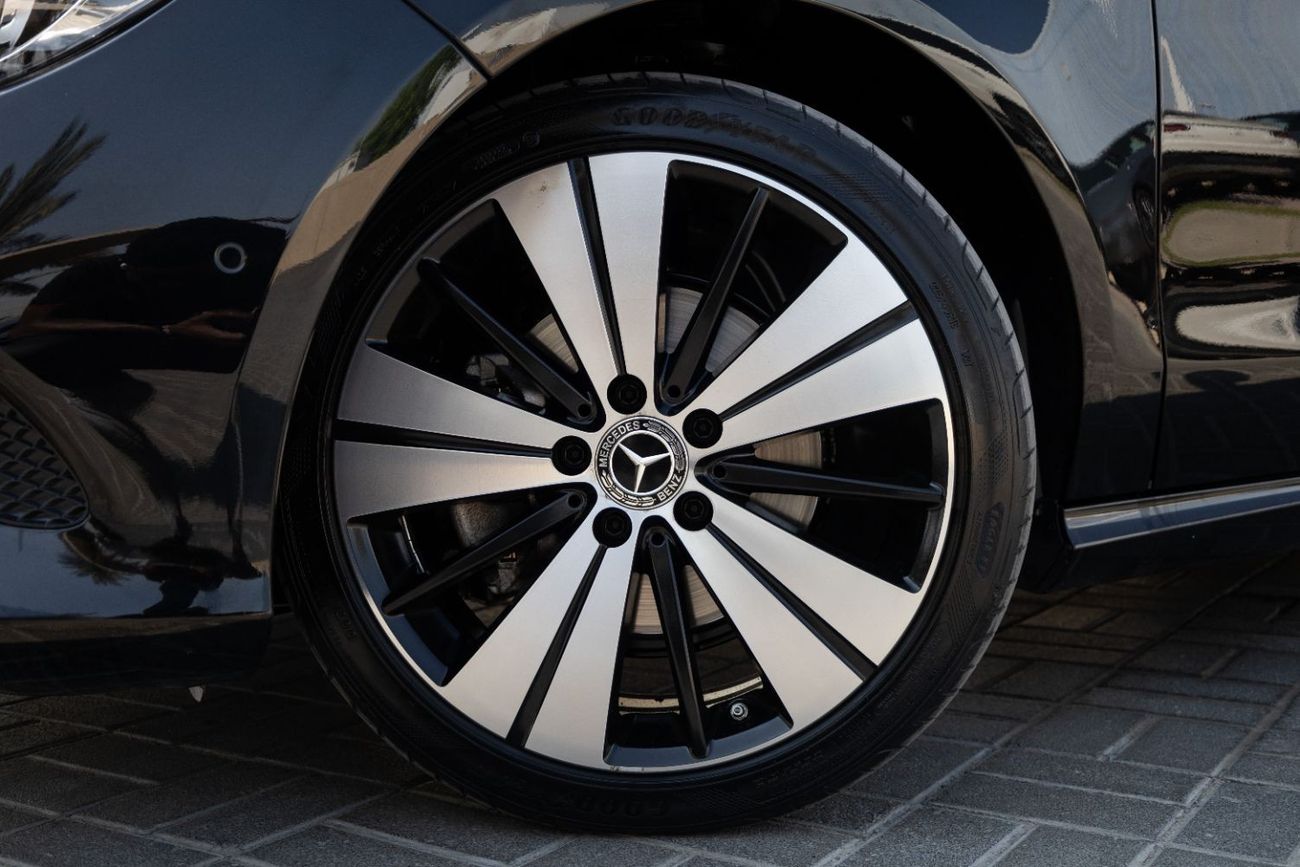Mercedes-Benz CLA 200 Std 2.0L Mercedes-Benz CLA200 2019 GCC under Warranty with Flexible Down-Payment.