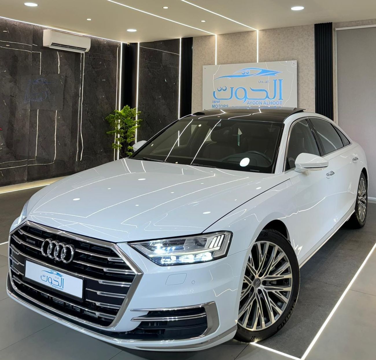 أودي A8 L 60 TFSI Quattro 4.0L (454 HP) AMAZING VIP AUDI A8 TFSI V6 || F.S.H || GCC || EXCELLENT PERFORMANCE