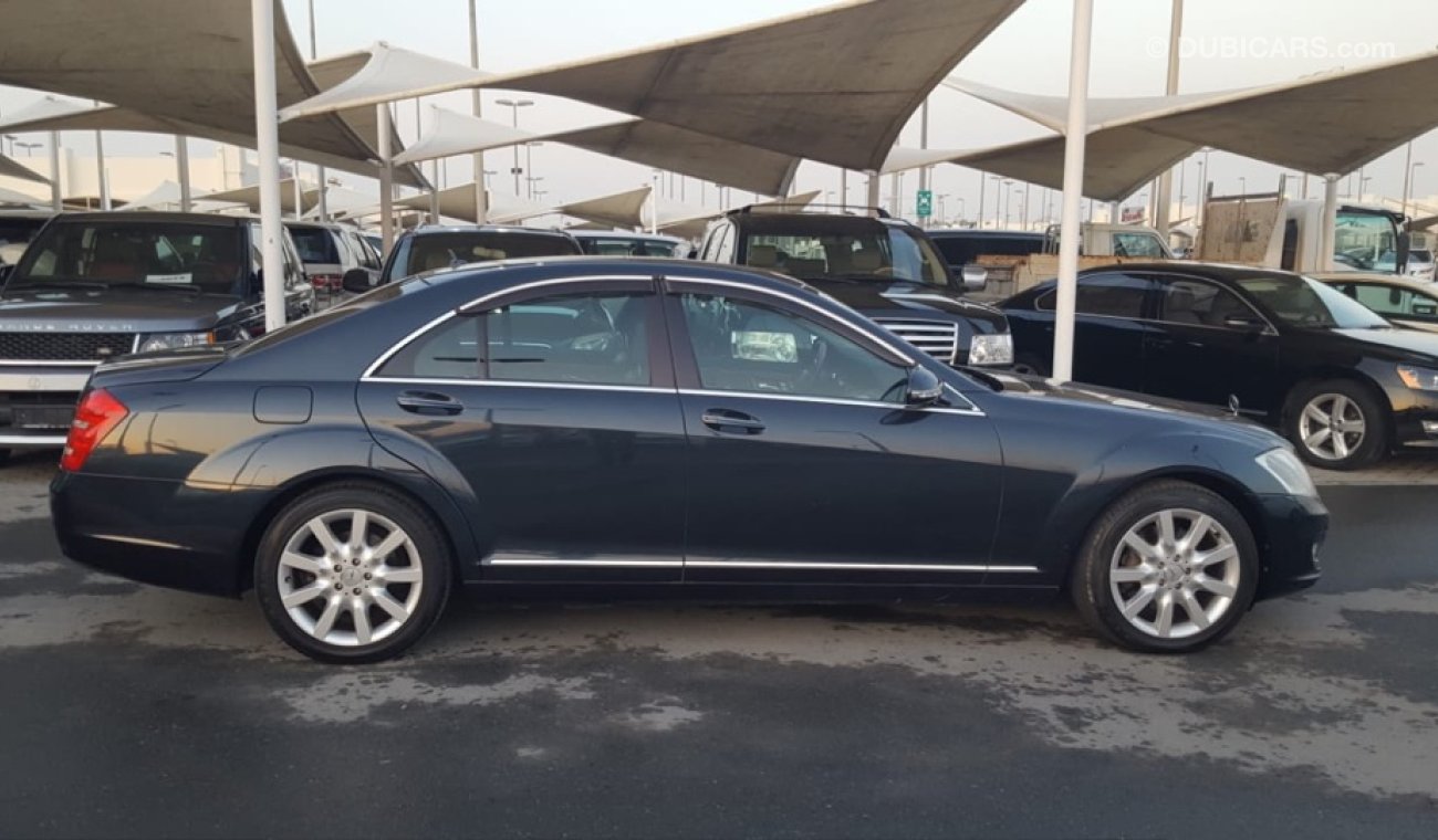 مرسيدس بنز S 350 مرسيدس S350 موديل 2006 ياباني ماشيه 70الف فقط السياره بحاله ممتازه ولا تحتاج اي مصروف