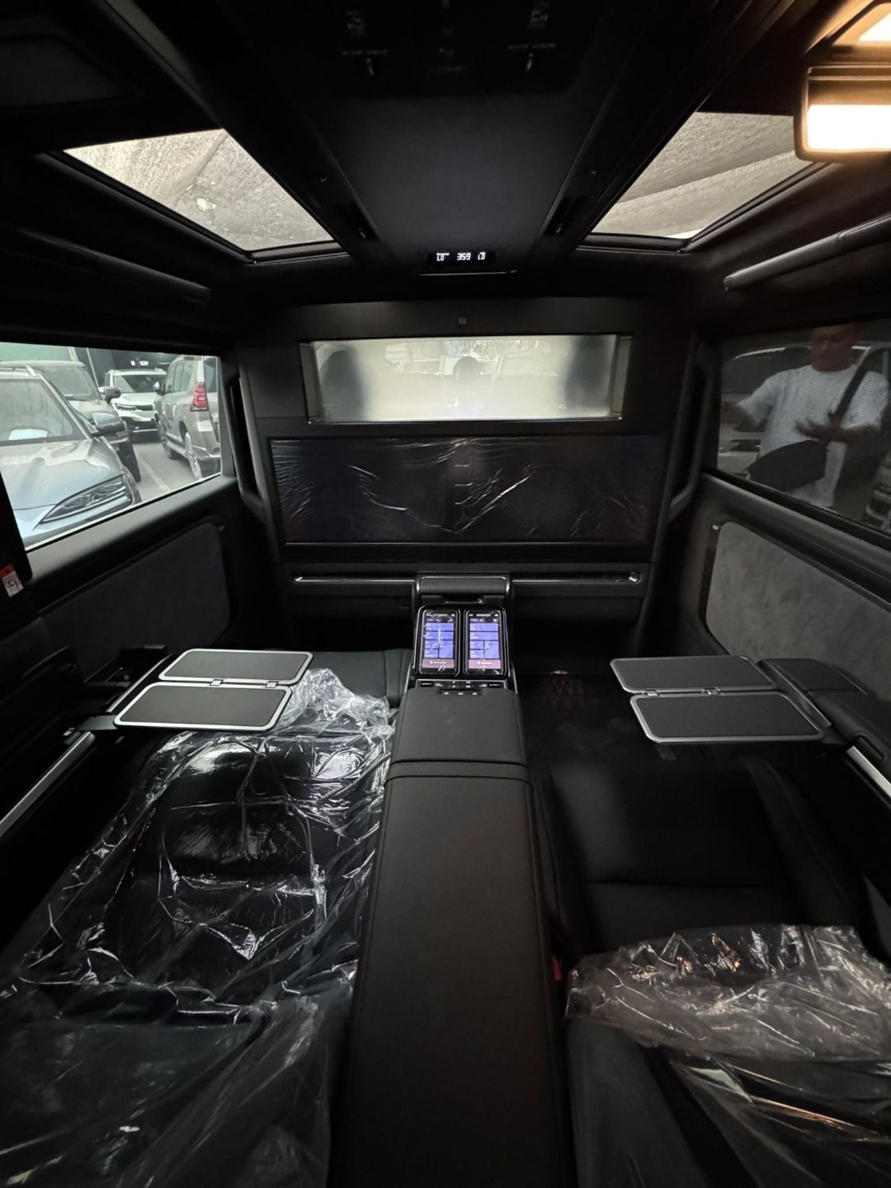 Lexus LM 350h VIP 4 SEATER