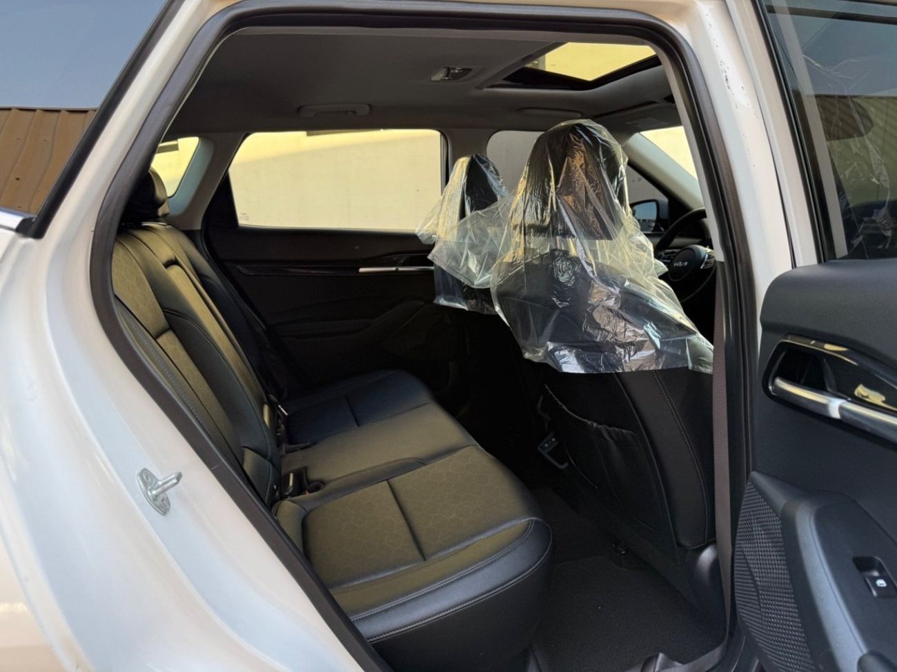 كيا سيلتوس 2024 LX 1.6L (138HP) SUNROOF FULL OPTION CANADA SPEC