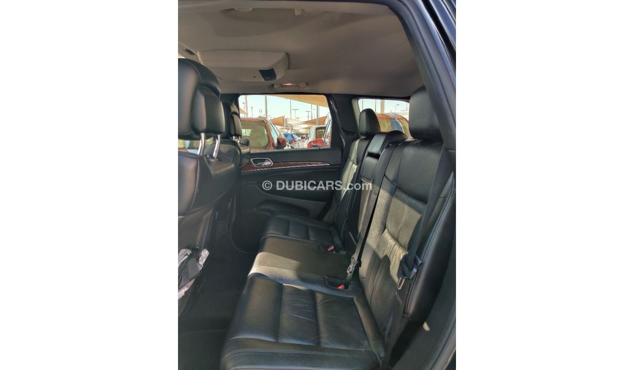 جيب جراند شيروكي 2012 model full options limited V6 low mileage