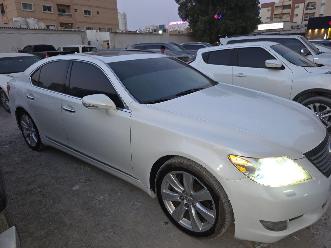 Lexus LS460 L 4.6L