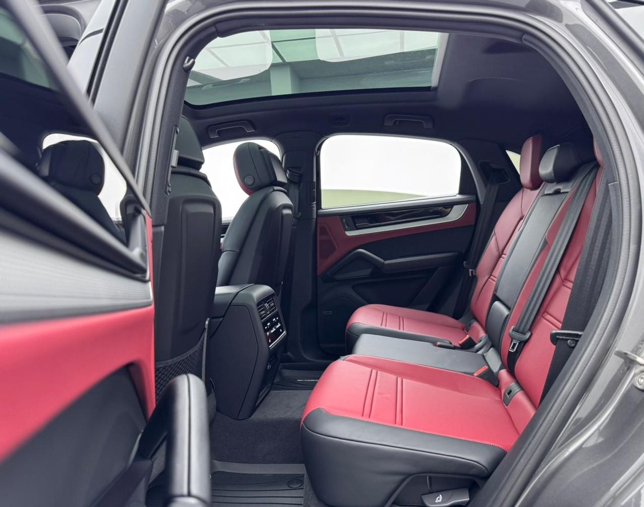 Porsche Cayenne Base Coupe 2025 Porsche Cayenne, Porsche Warranty+Service Contract, GCC