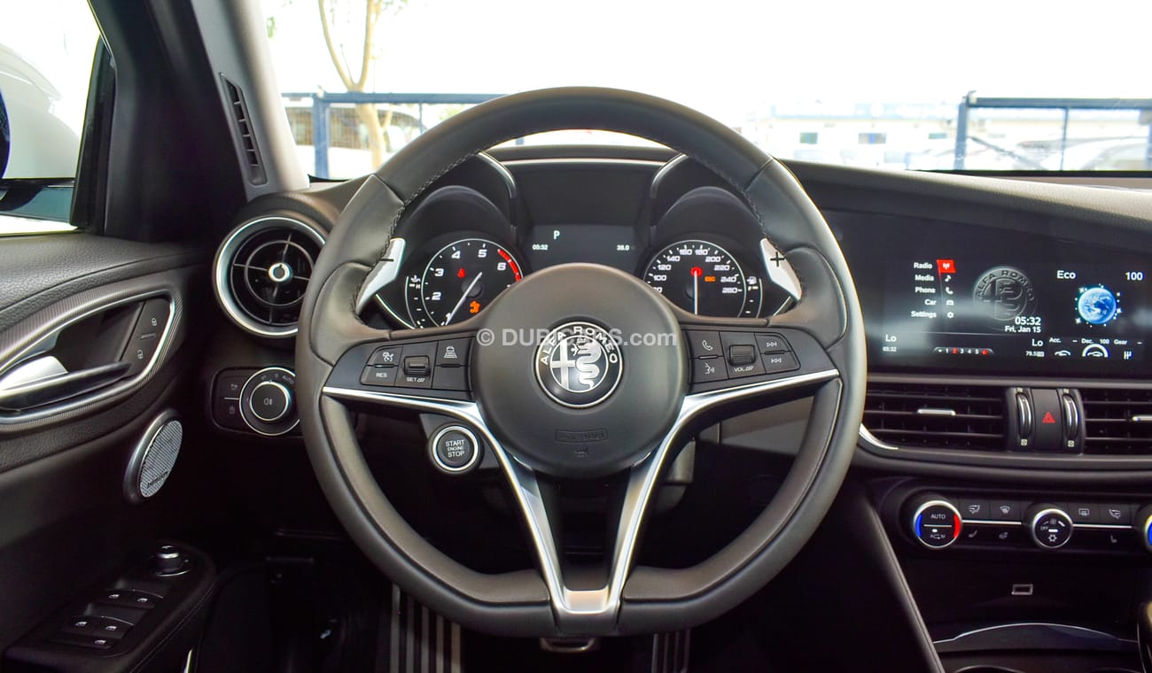 ألفا روميو جوليا Veloce Q4