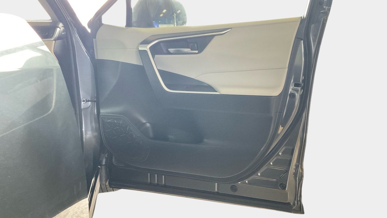 تويوتا راف ٤ 2.5 ADVENTURE 4WD AUTO | شامل الضمان | 0 ﺪﻔﻋﺓ ﺃﻮﻟﻯ