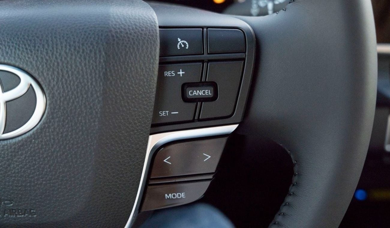 Toyota Camry 2025 Toyota Camry E-plus 2.5L Hybrid AT (White)