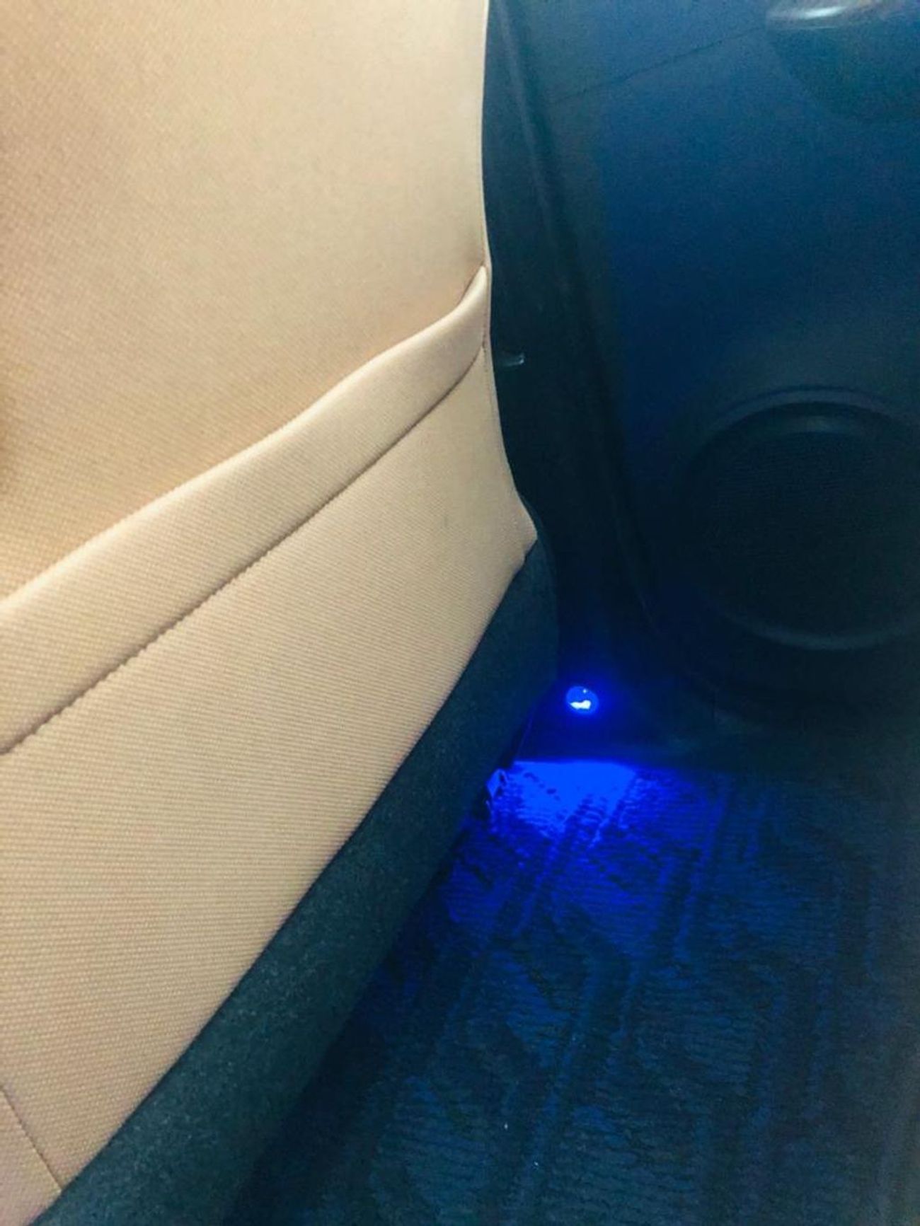 تويوتا فورتونر 2.7L-FOG LAMPS-ALLOY WHEELS-DVD-REAR CAMERA-MINT CONDITION-POWER STEERING-CODE-240461