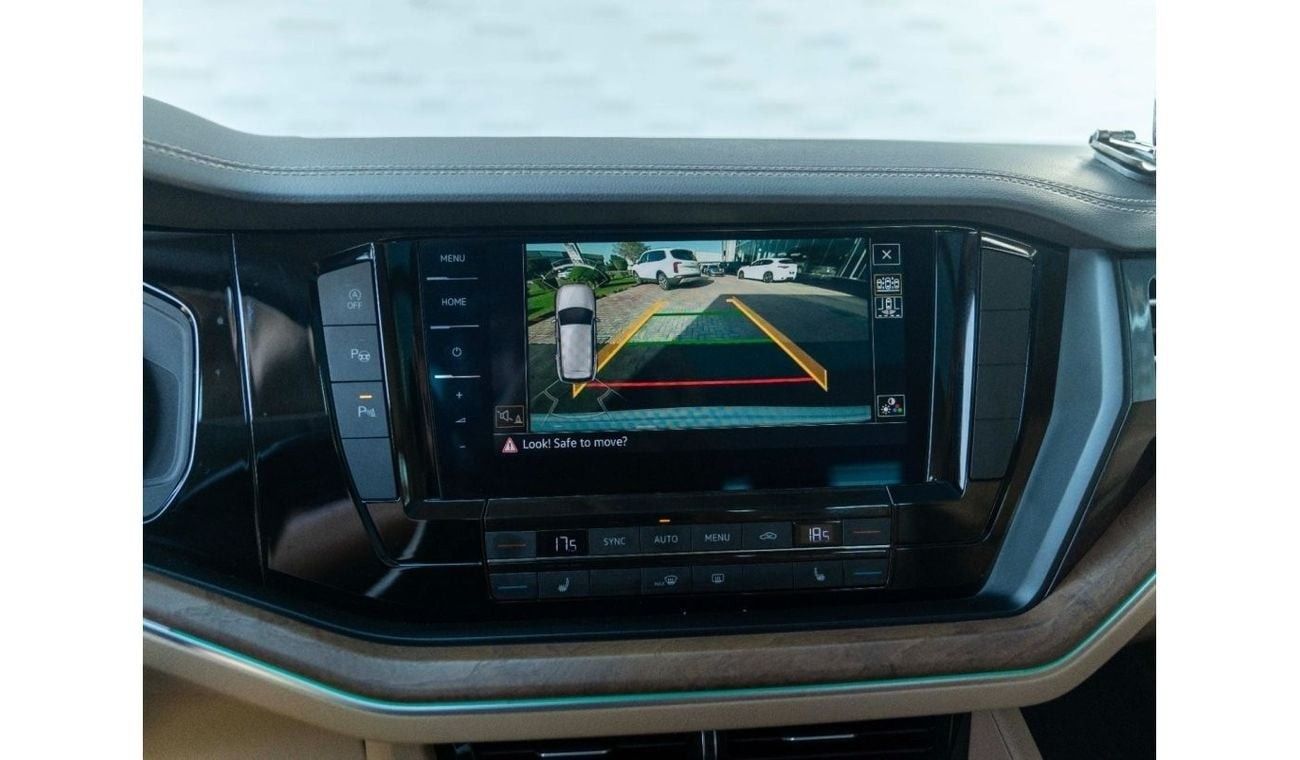 Volkswagen Touareg AED 1,730 PM • TOUAREG 3.6L V6 HIGHLINE • 1 YEAR FREE WARRANTY AND SERVICE PLAN • PRISTINE CONDITION