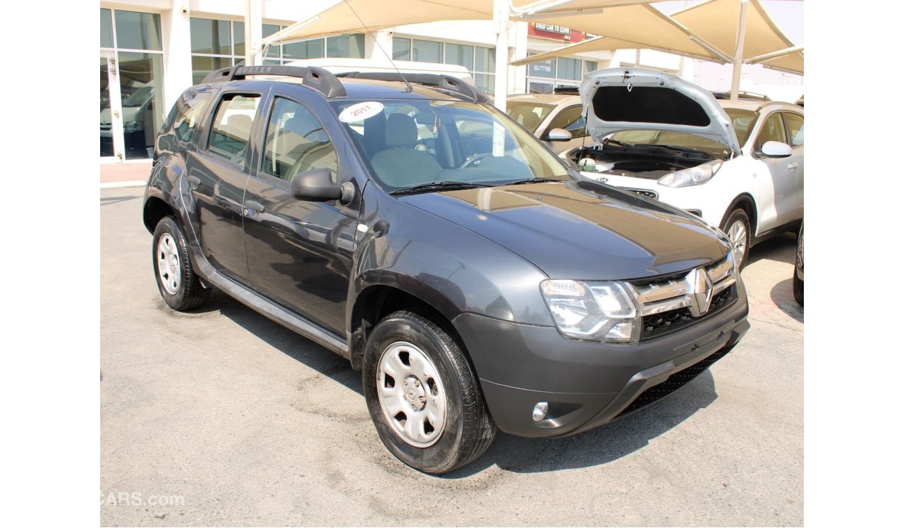 Renault Duster PE ACCIDENTS FREE - GCC - ORIGINAL PAINT - CAR IS IN PERFECT CONDITION INSIDE OUT