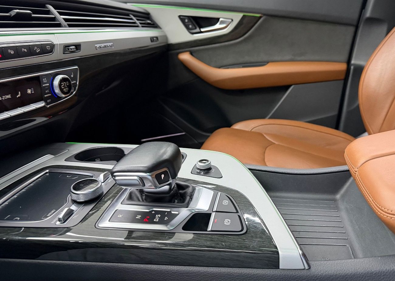 أودي Q7 45 TFSI quattro S-Line 3.0L