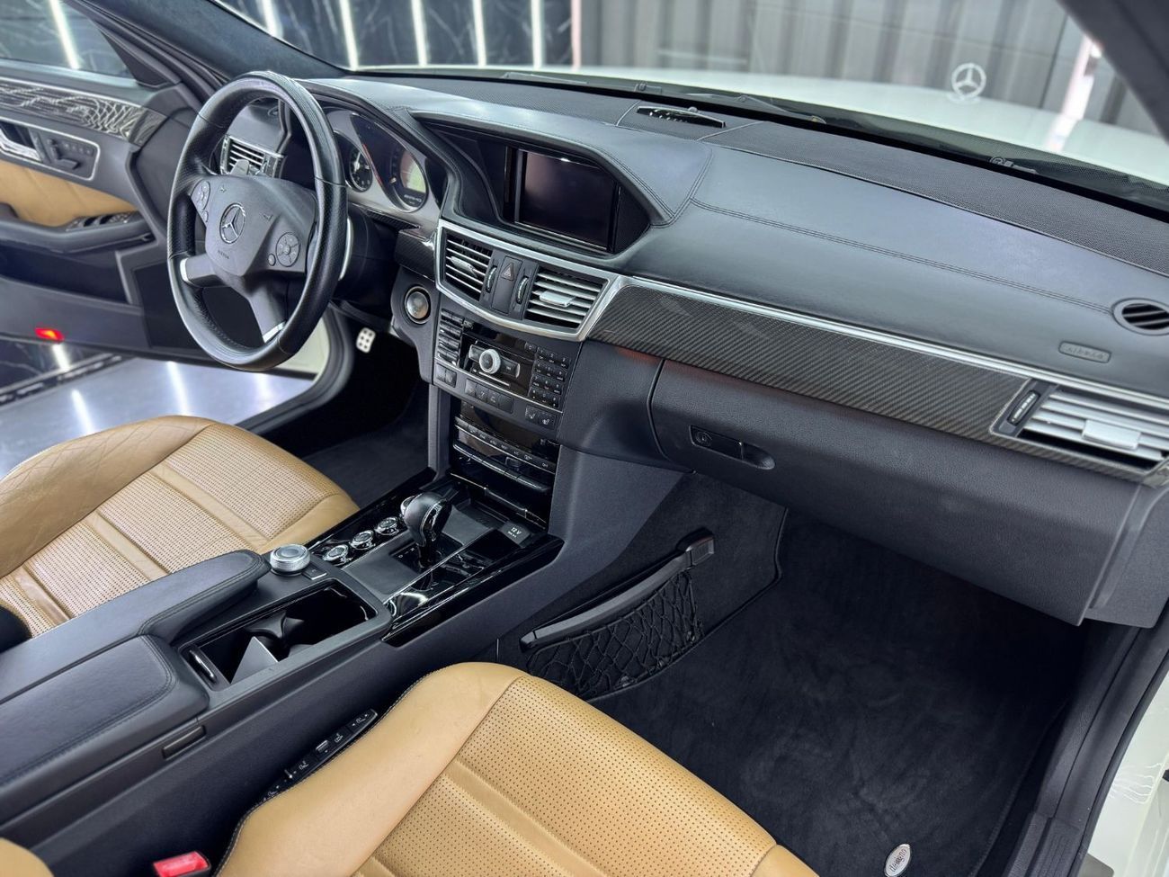 مرسيدس بنز E 63 AMG AMG 6.2L (518 HP) 2011 Mercedes Benz E63, 3 Years Mercedes Service Contract, Carbon Fiber Package, G