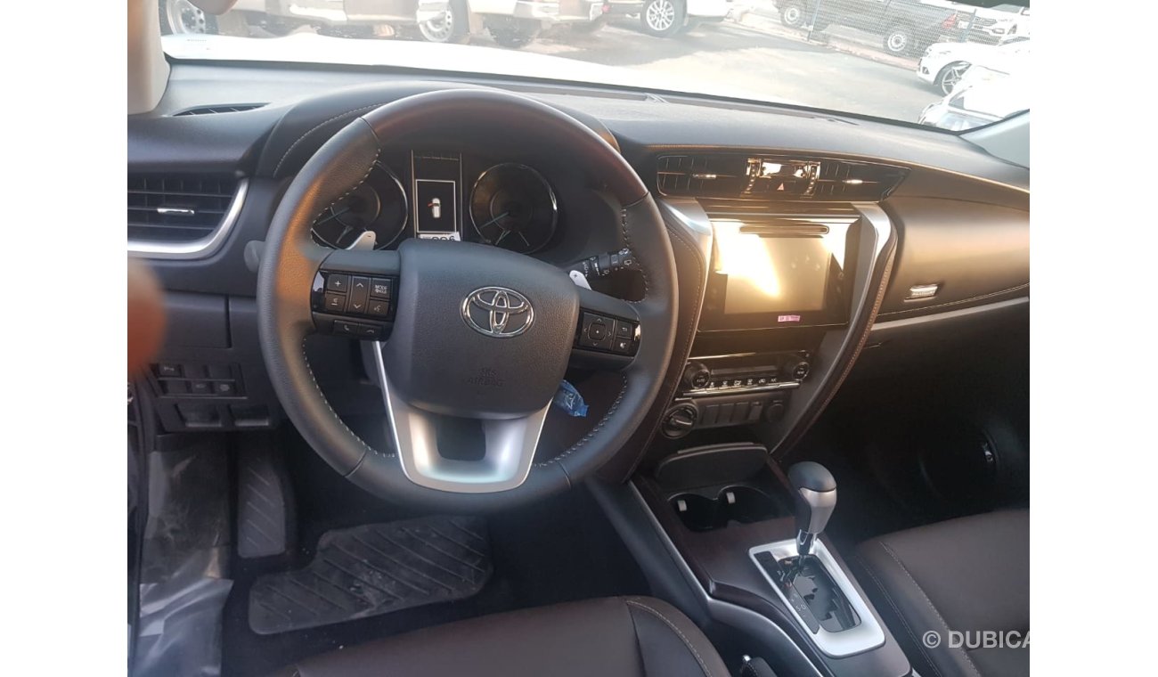 Toyota Fortuner SR5  V6 4.0L WITH LEATHER SEATS