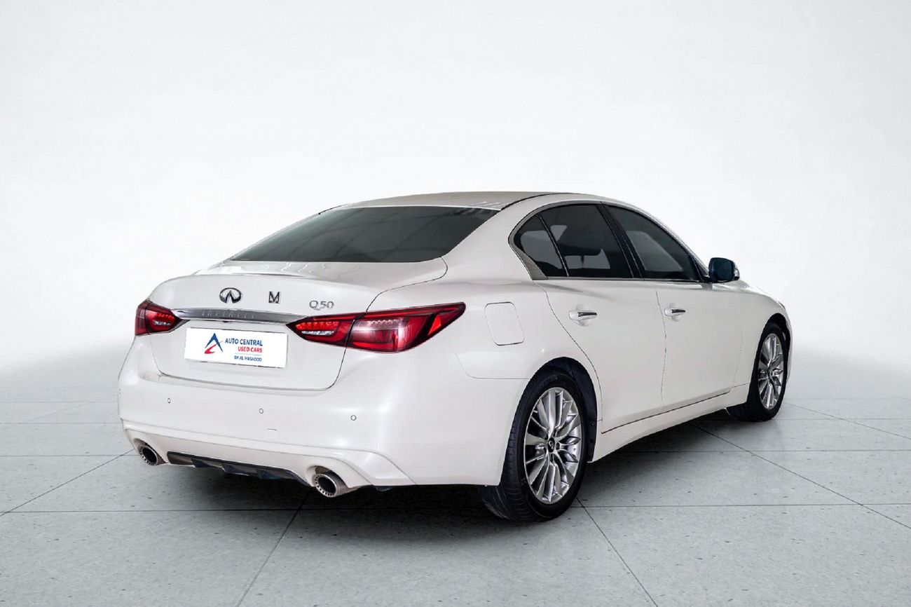 Infiniti Q50 LUXE 3.0