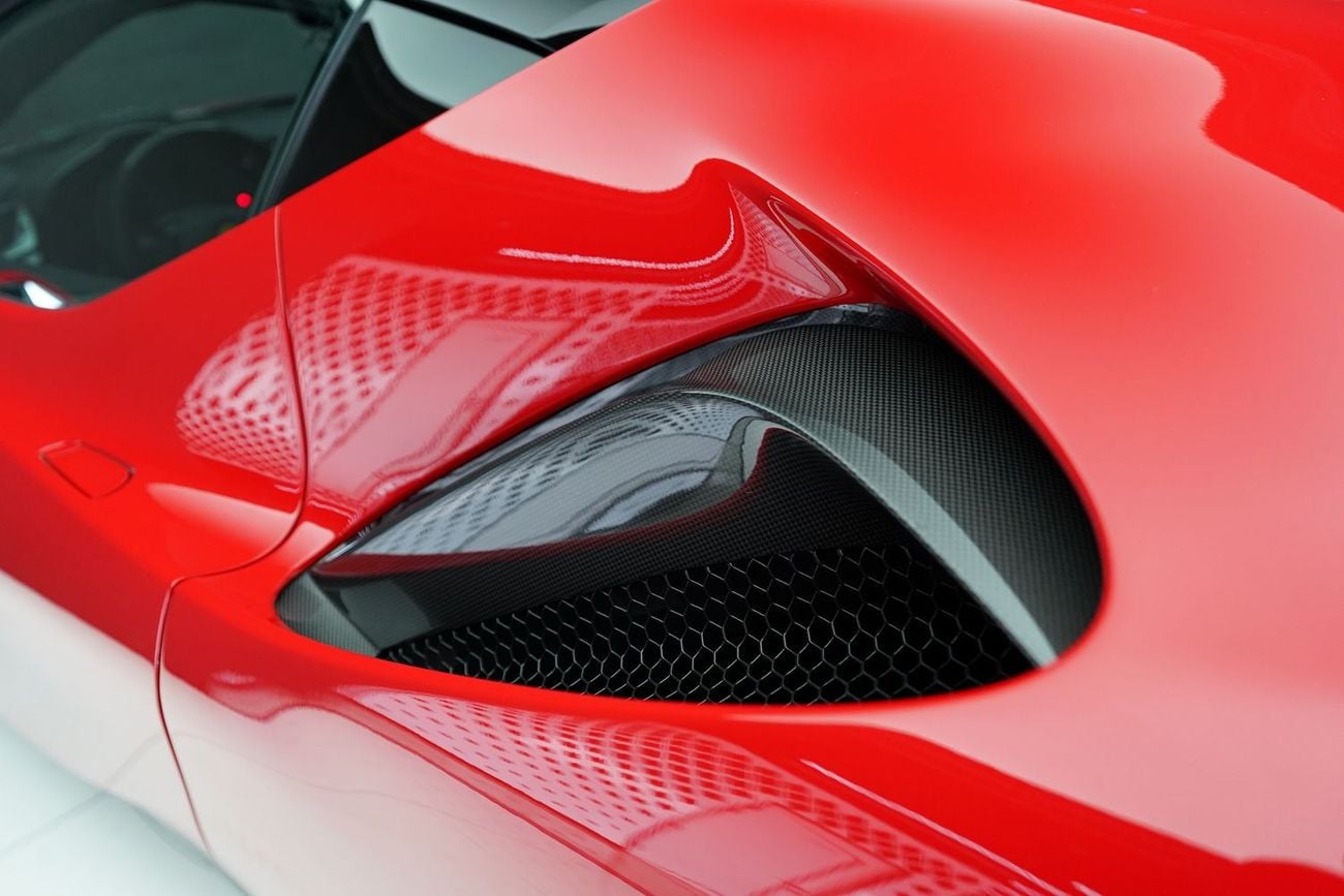 فيراري SF90 ستراديل ASSETTO FIORANO