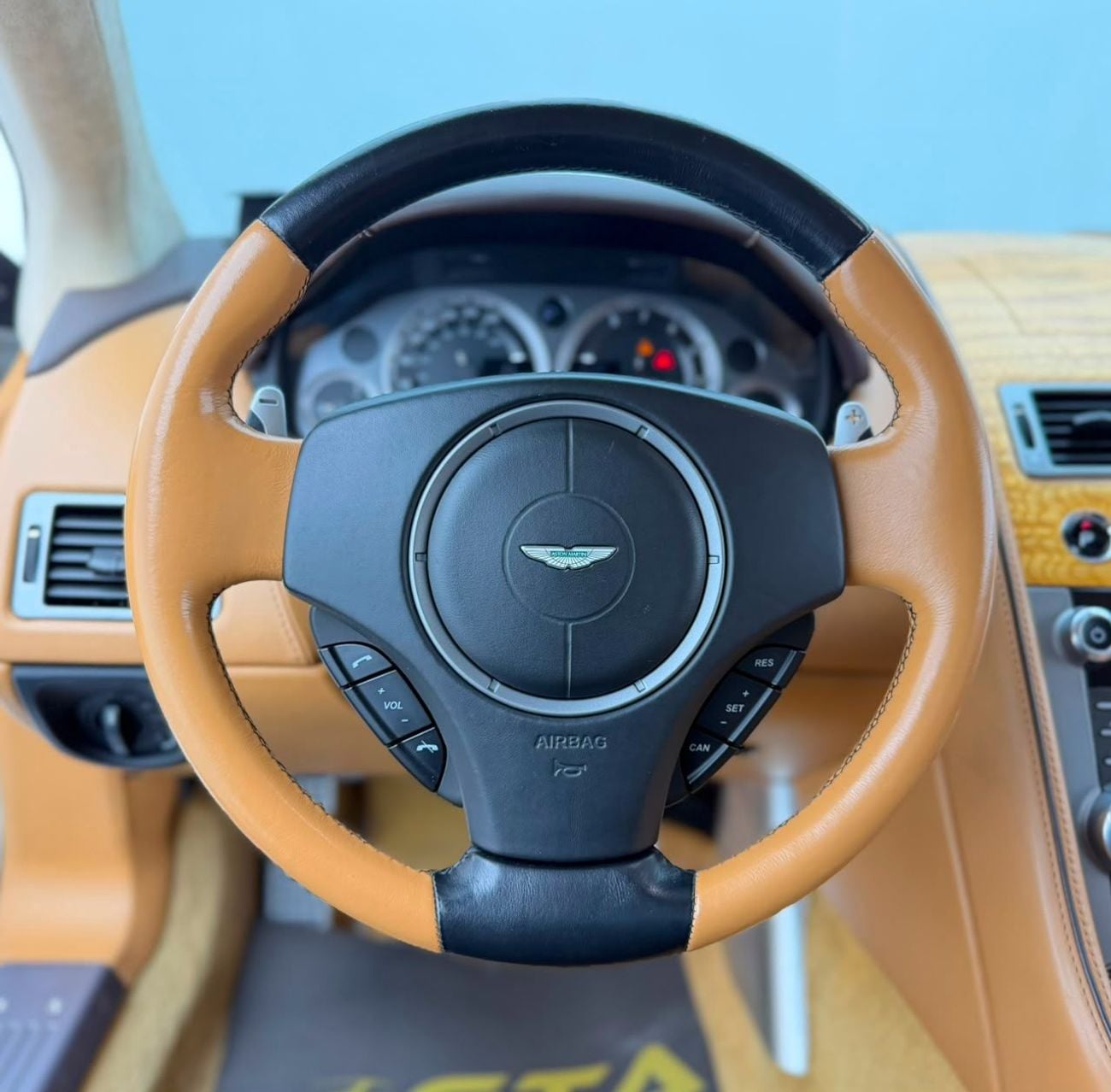 Aston Martin DB9 STANDARD