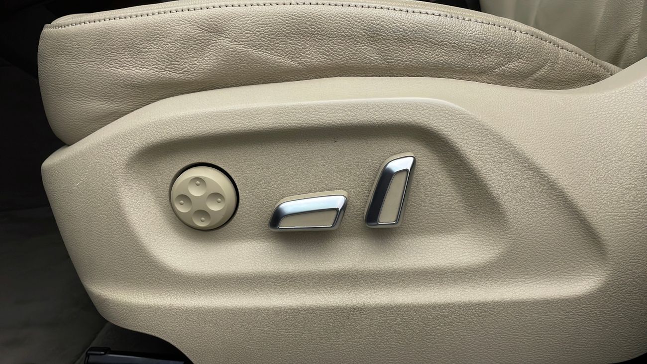 Audi Q5 40 TFSI QUATTRO 2 | Under Warranty | Inspected on 150+ parameters