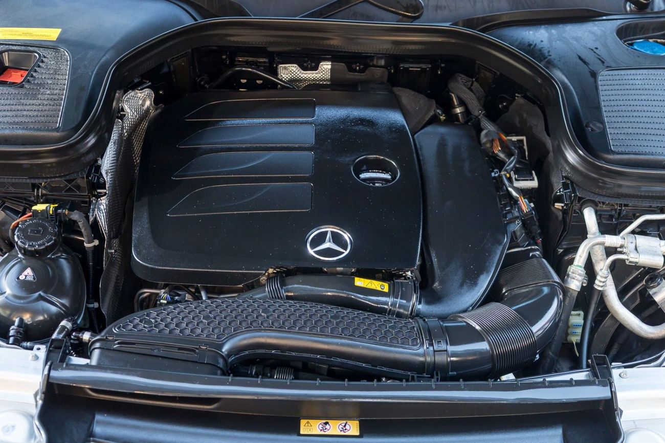 مرسيدس بنز GLC 200 GLC200 Mercedes-Benz GLC 200 2023 GCC under Warranty with Flexible Down-Payment.