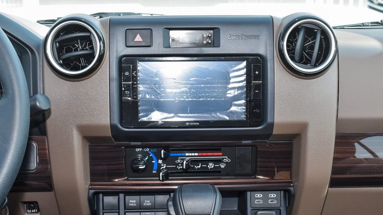 Toyota Land Cruiser 70 4.0L V6 A/T