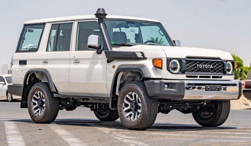 Toyota Land Cruiser 70 2024 LC76 4.0L Petrol with Digital Speedometer and leather seats - GCC