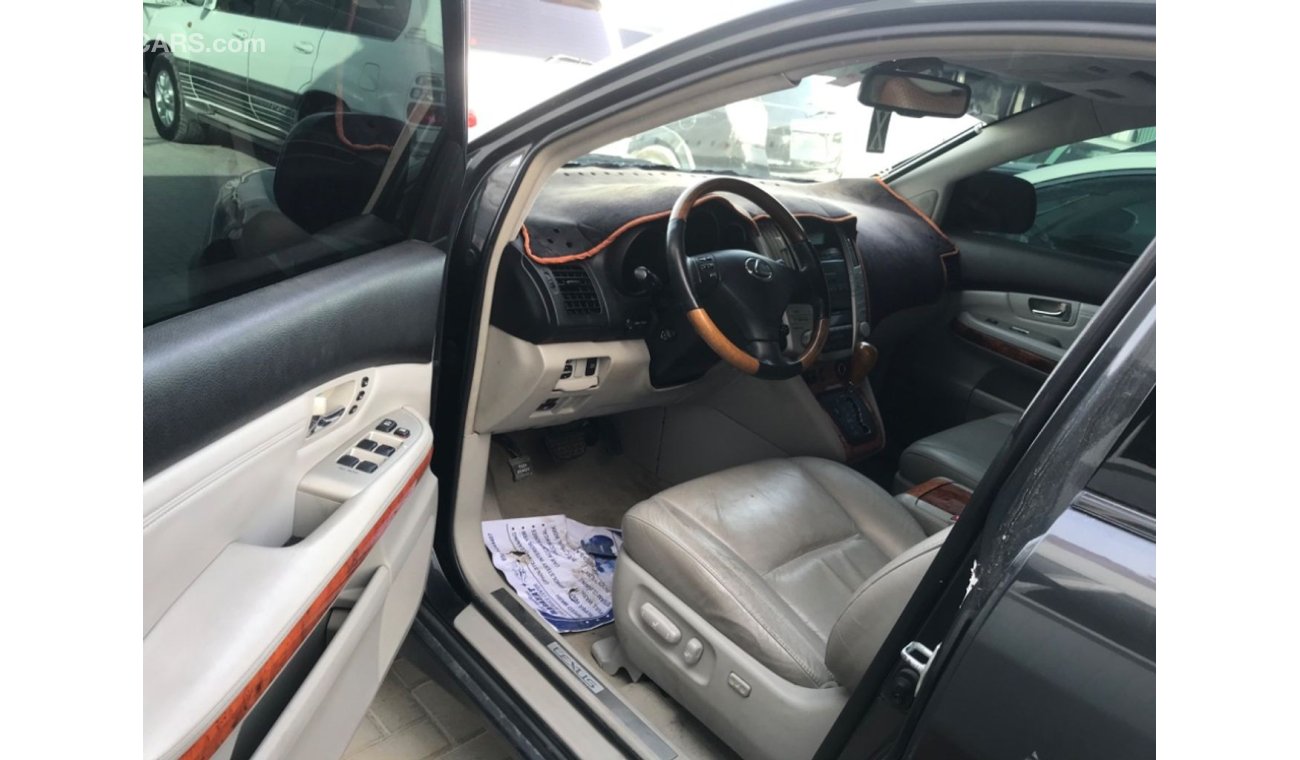 Lexus RX350 لكزس RXموديل 2007 بحالة نظيفة وارد مع فتحة سقف