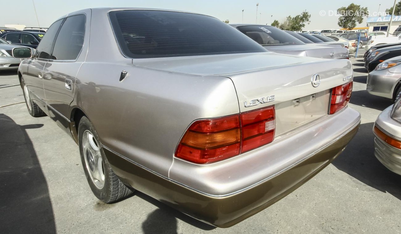 لكزس LS 400