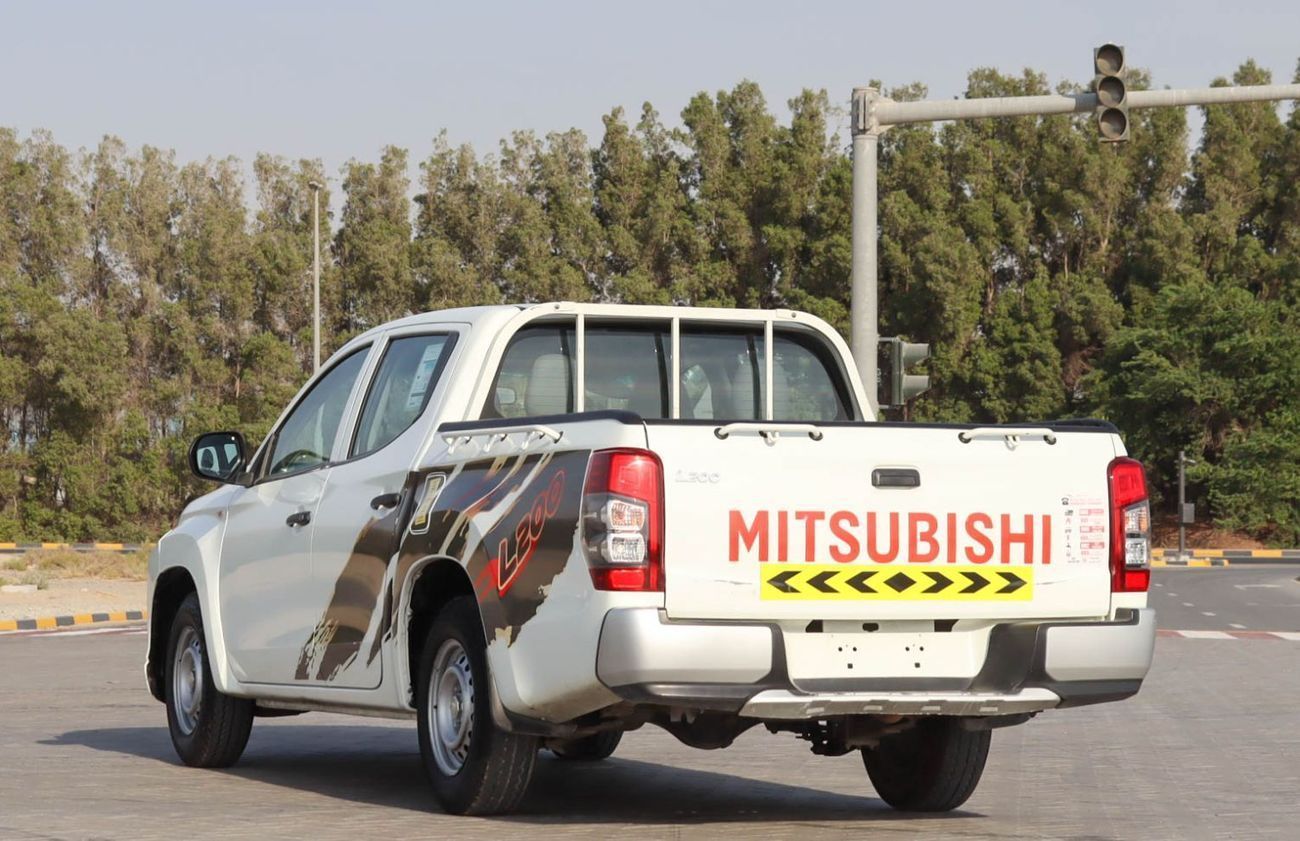 Mitsubishi L200 GL 2.5L Double Cab Utility RWD Mitsubishi L200 2.4L 2022 RWD GCC, accident-free, in excellent condit