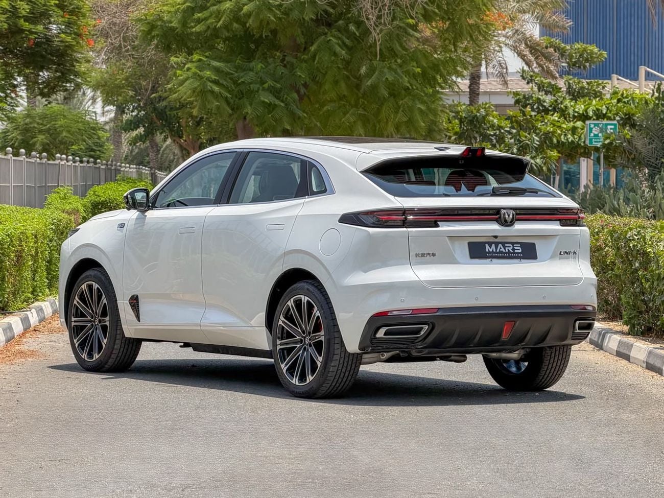 تشنجان يوني ك Changan UNI-K Platinum 2024 iDD | 1.5T Hybrid (Plug-In) | 316 Hp | Range (1,100 Km) | Warranty & Ser