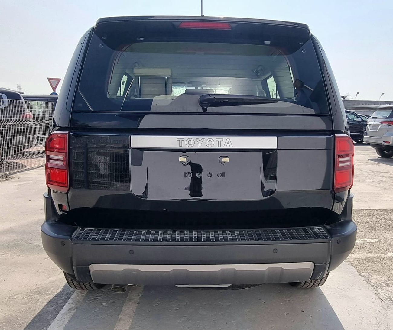 Toyota Prado TOYOTA PRADO 2.8L DIESEL 4X4 WITH LEATHER SEATS MY 2025