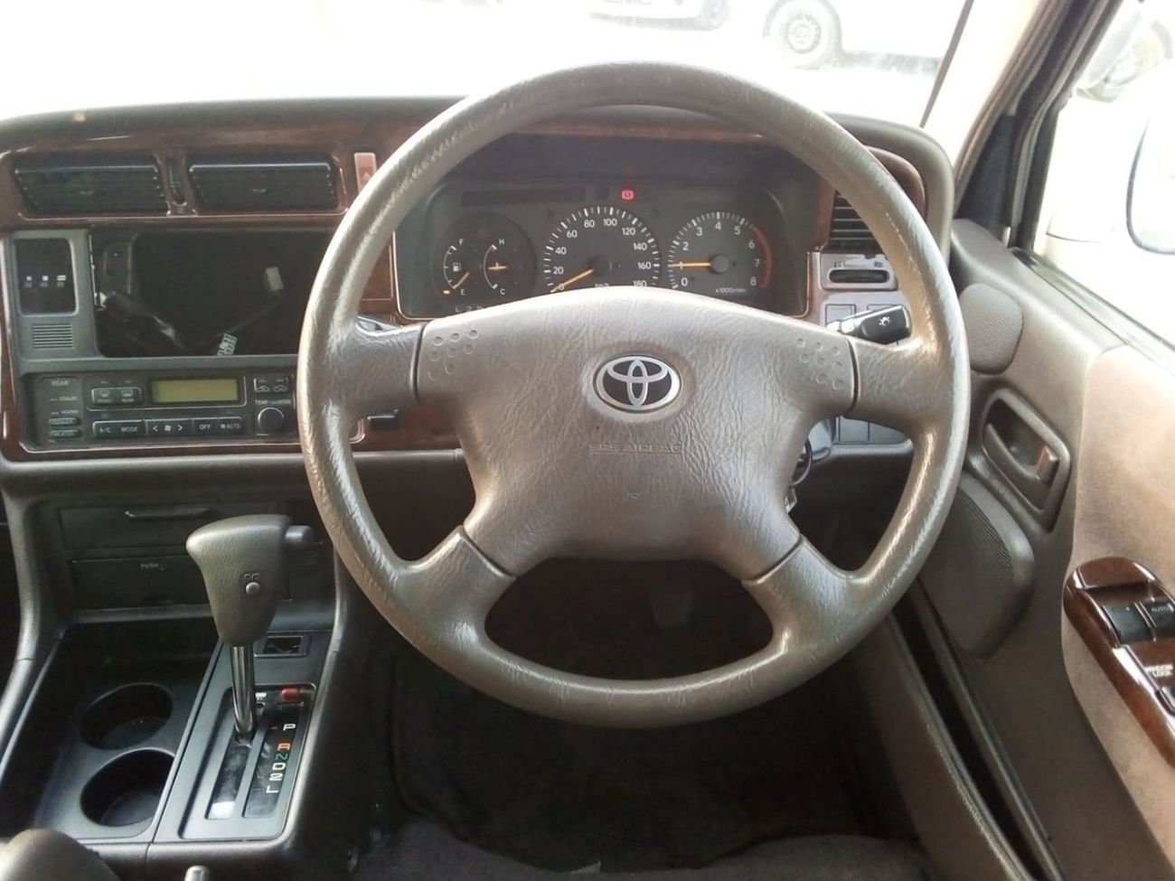 Toyota Hiace TOYOTA HIACE VAN RIGHT HAND DRIVE(PM31184)