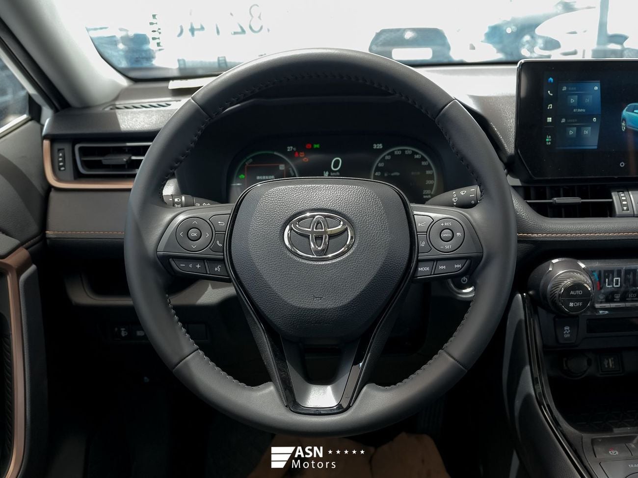 تويوتا وايلدلاندر  2.5L Hybrid 4WD 2025 (Clearance Price)